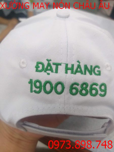 May nón tặng khách hàng